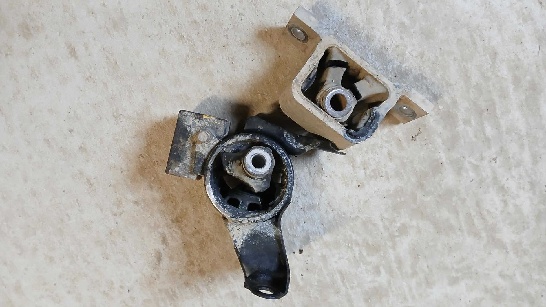 Hydraulic Front Engine Mount Kit Left with Sensor Wire 2 Pcs Compatible with 2009-2015 Audi A4 A5 Quattro Q5 customer photo 1