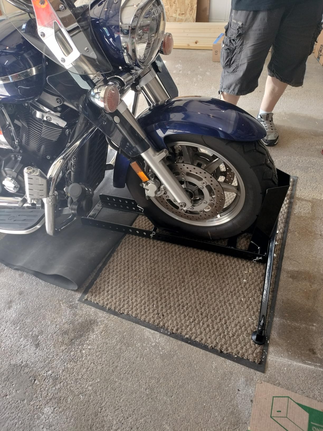 KUAFU Motorcycle Wheel Chock Stand Upright 1800 LBS, Wide Range 3