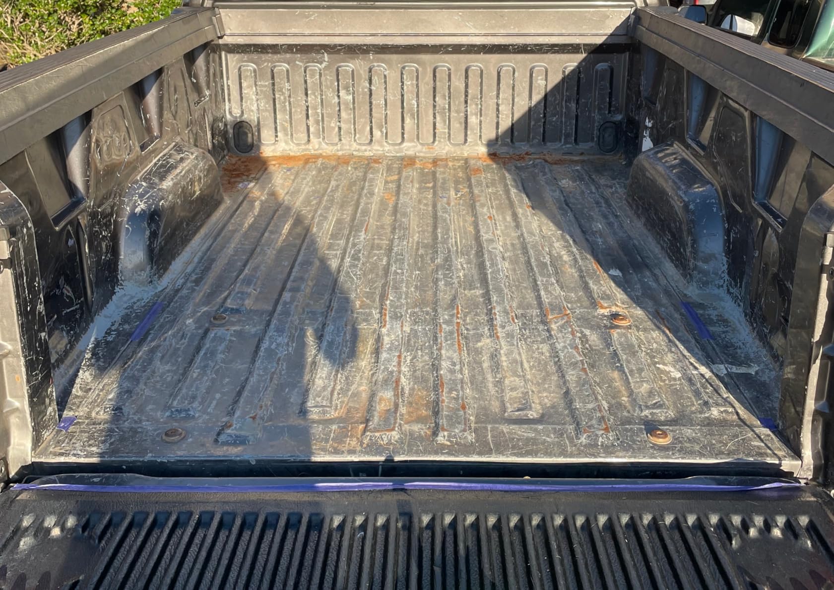 Rust-Oleum 382628 Automotive All-In-One Truck Bed Coating Kit, Gallon, Textured Black customer photo 2