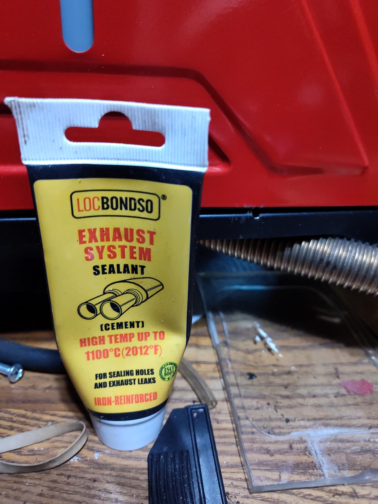 Muffler Repair Kit, Heat Resistant Up to 2012°F Exhaust Sealant, Professional Seal for Exhaust Systems, Mufflers, Tailpipes, and Catalytic Converters, 2.6 oz customer photo 1