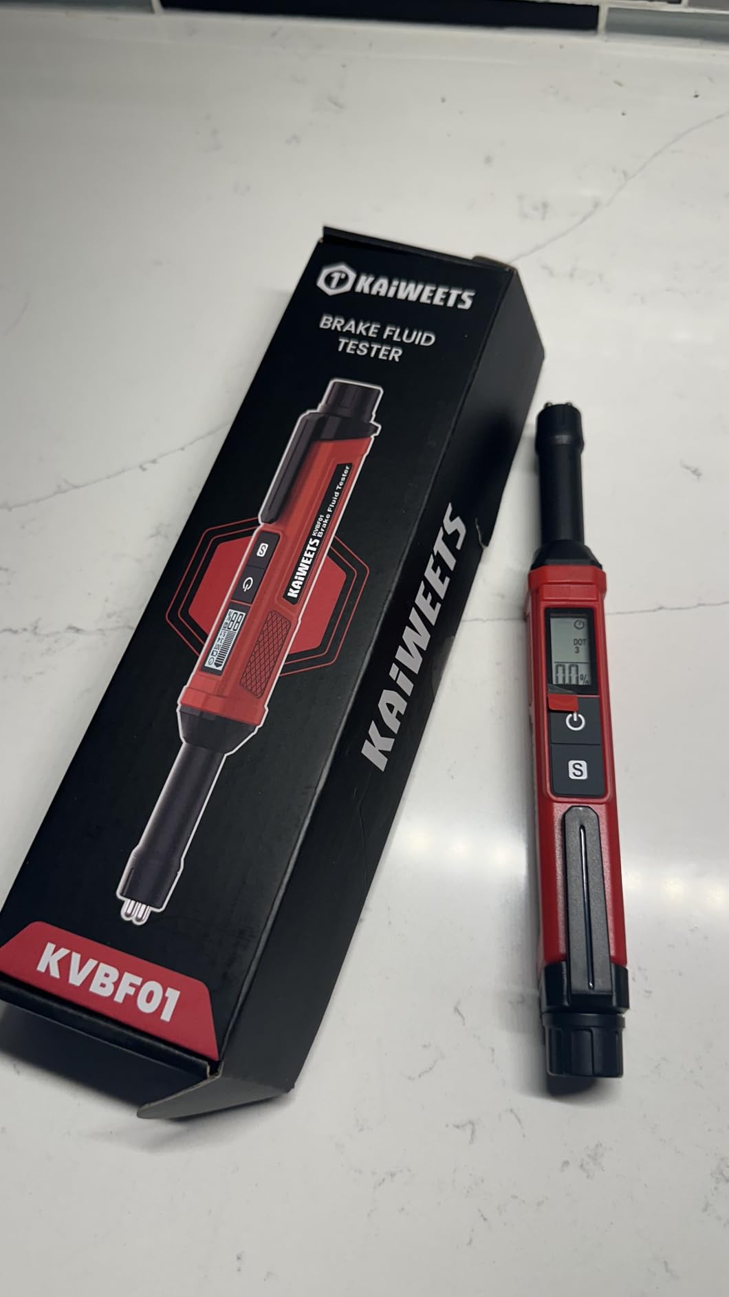 KAIWEETS Brake Fluid Tester Pen with Corrosion Resistance Probe, High-Precision Brake Fluid Moisture Tester with Data Hold Function, Buzzer Alarm, 3 Colors Backlight, Calibrated for DOT3, DOT4, DOT5.1 customer photo 1