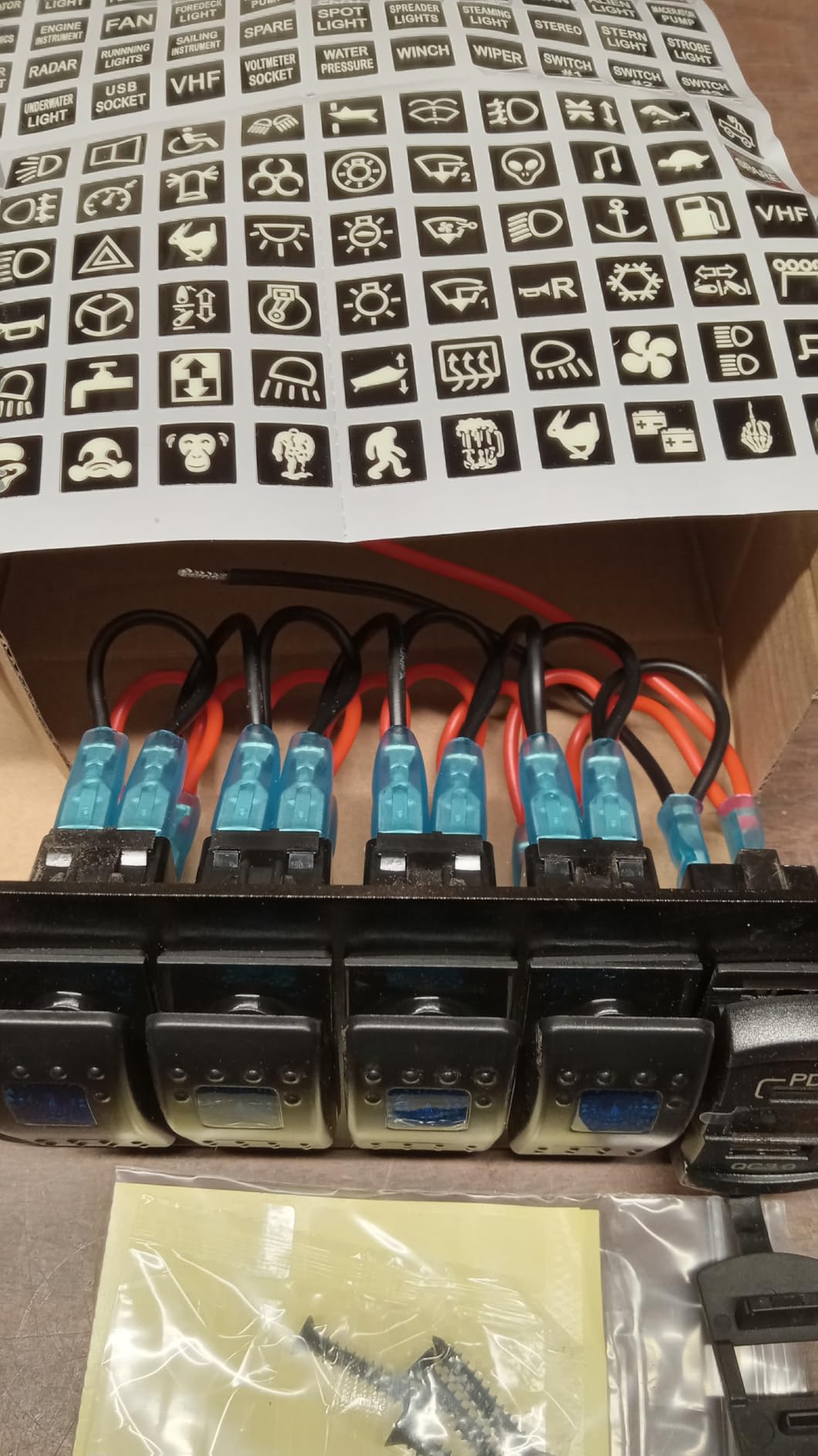 4 Gang IP68 Waterproof Boat Rocker Switch Panel DC 12-24V LED Digital Voltmeter + Dual USB (QC 3.0 & Type-C) Fast Charging Pre-Wired Toggle Switch Panel for RV Car Marine Boat Truck customer photo 1