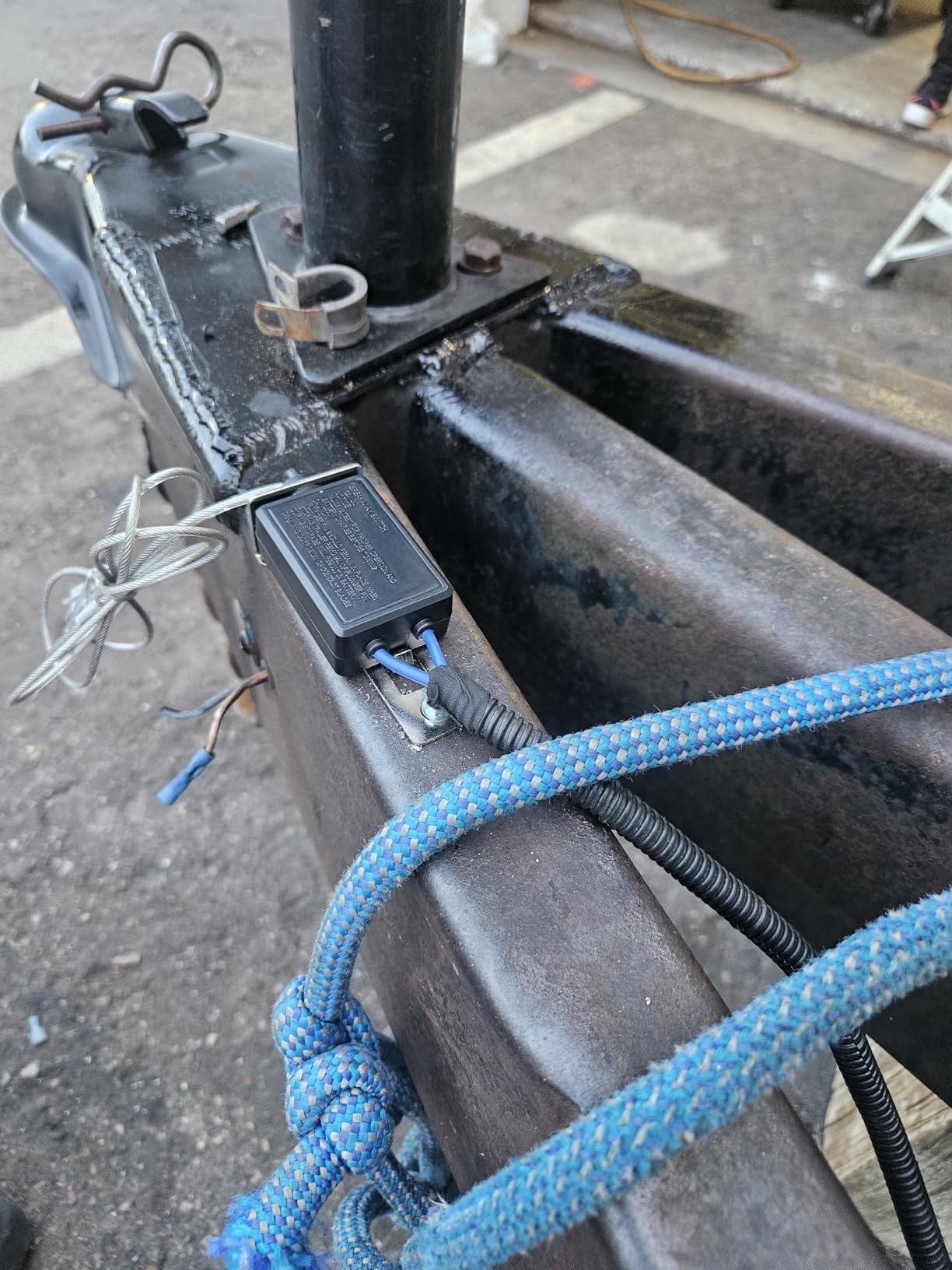 SanHima Trailer Brakes Breakaway Kit w/Switch & 12V 5AH Battery Built-in Charger, LED Indicator, for Trailer Caravan Towable RV Vehicle customer photo 2