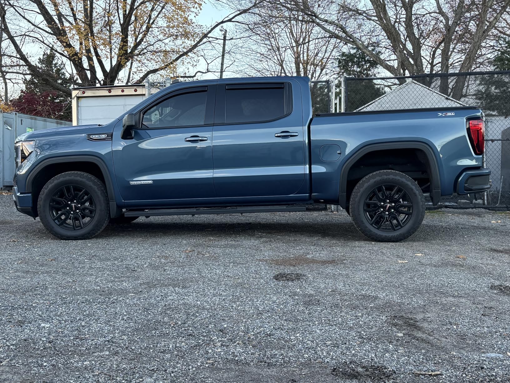 RETRUE Rear Air Bags Suspension Kit Compatible with 2019-2026 Chevrolet Chevy Silverado GMC Sierra 1500 Truck Towing, 5000 Lbs of Load Leveling Capacity, Replacement for Firestone 2609 customer photo 1