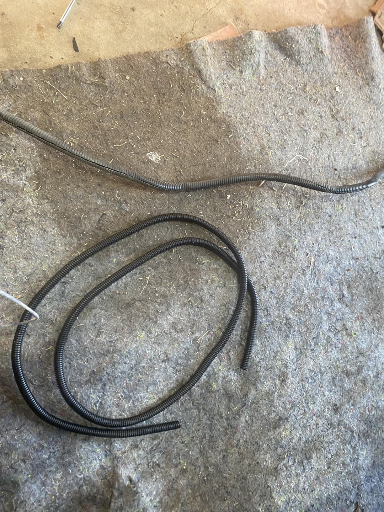 120 FT Wire Loom 1/2 Inch, Split Wire Loom Tubing Wire Conduit, Wire Protector Tubing - Black customer photo 2