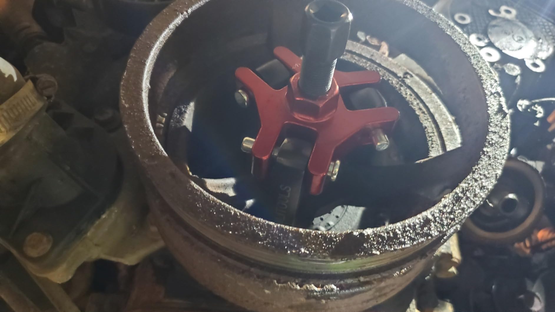 BILITOOLS Harmonic Balancer Puller Set, Upgraded 3-Jaw Pulley Puller with Holding Tool for Removing Harmonic Damper Balancers Compatible with Chevy, GM, Chrysler, Ford etc. customer photo 1