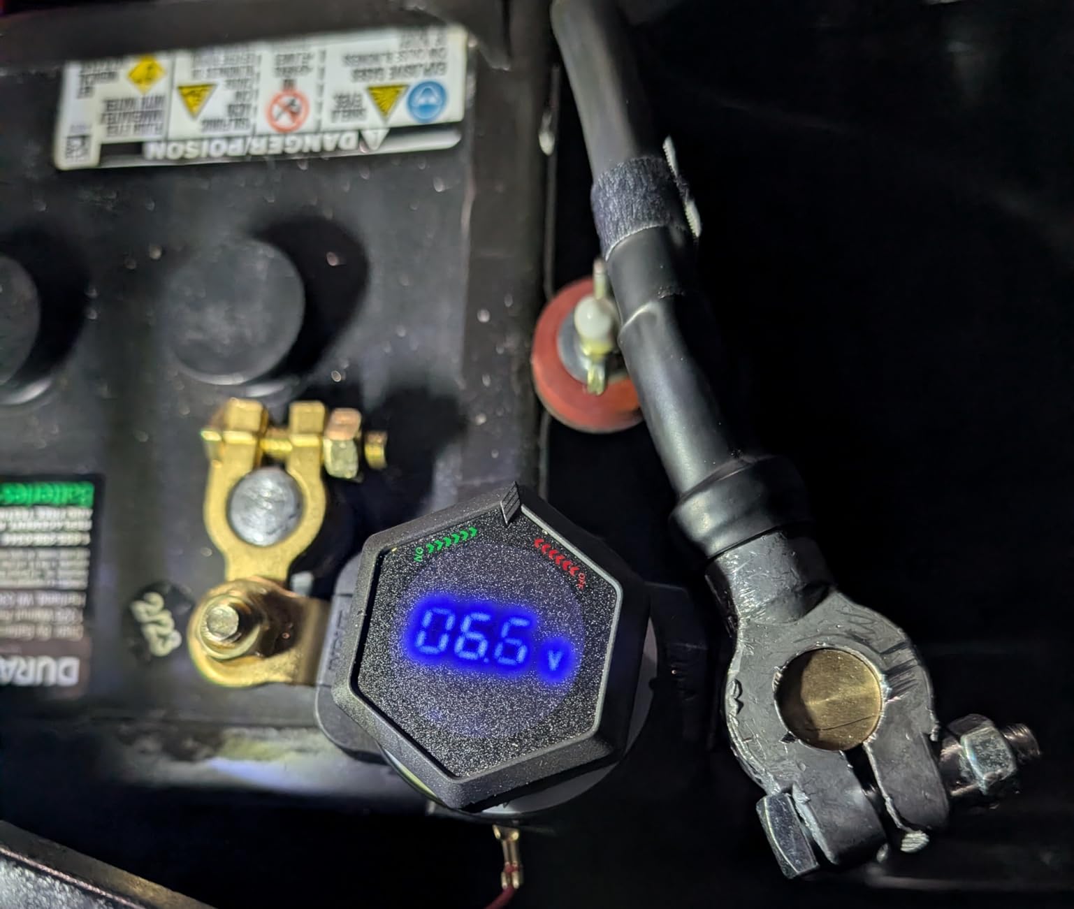 Top Post Battery Disconnect Switch with Voltmeter, DC 5-80V Master Isolator On Off Kill Switch Power Cut/Shut Off Switch for Marine Boat RV Car Truck Camper Trailer customer photo 1