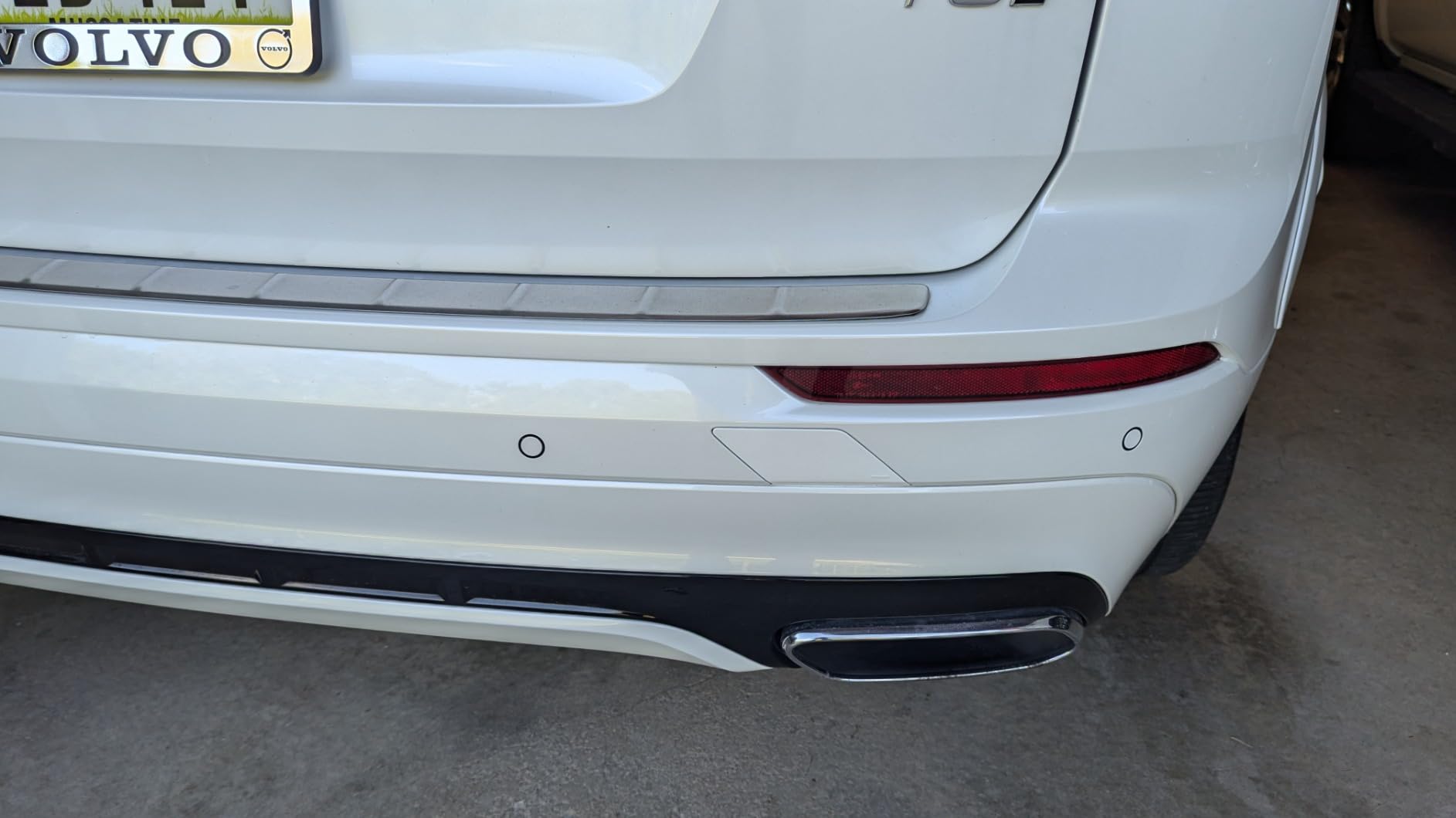 Car Rear Bumper Tow Hook Cover Cap Towing Eye Fit for Volvo XC60 2018 2019 2020 2021 Towing Eye Cap 31449210 398490342 (Black, Right Passenger Side) Xinpinsai customer photo 1