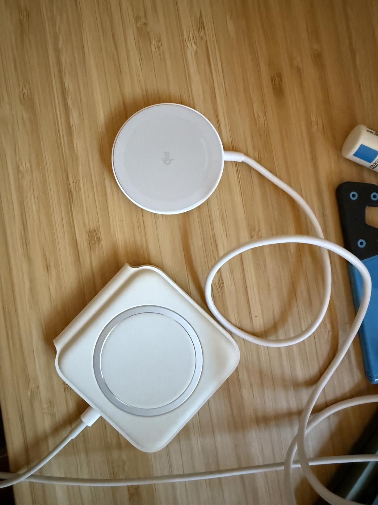 Anker Zolo Magnetic Wireless Charger, 2-Pack Qi2 Certified 15W MagSafe-Compatible Wireless Charging Pad, for iPhone 17/16/15/14/13 Series, AirPods, and More customer photo 2