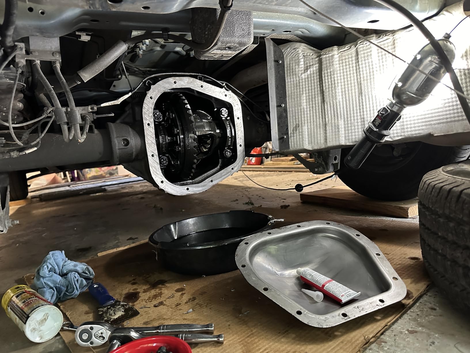 J-B Weld 31314 Red High Temperature RTV Silicone Gasket Maker and Sealant - 3 oz. - 2-Pack customer photo 1