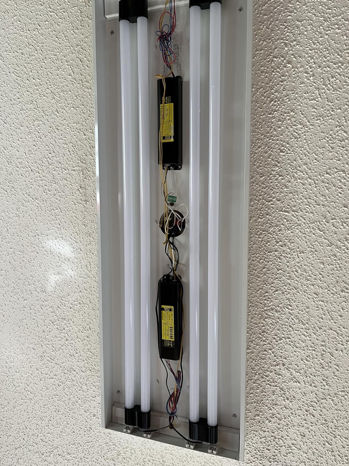 hykolity 10 Pack 4FT Linkable LED Shop Light for Garage, 6500lm, 4FT 60W Utility Light Fixture, 5000K Daylight LED Workbench Light customer photo 1