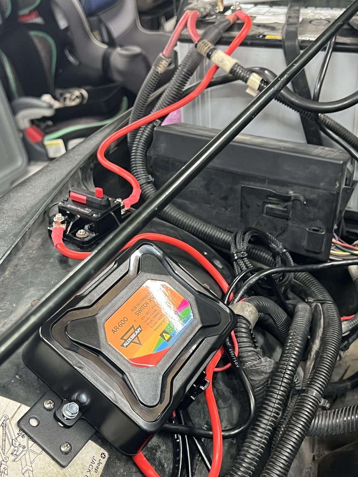 Auxbeam 8 Gang Switch Panel AC-800 Bluetooth RGB Switch Pod with Remote Control Backlit Off Toggle Momentary Pulsed 165FT Wireless Auxiliary Switch Panel for Truck Offroad Waterproof customer photo 2