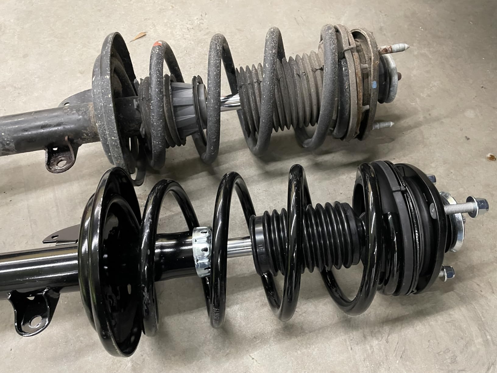 KAX Quick Front Struts for Toyota 2006 2007 2008 2009 2010 2011 2012 RAV4 3.5L Front Shocks Quick Struts Complete Assembly with Coil Spring Set of 2, Replace 272275 272276 customer photo 2