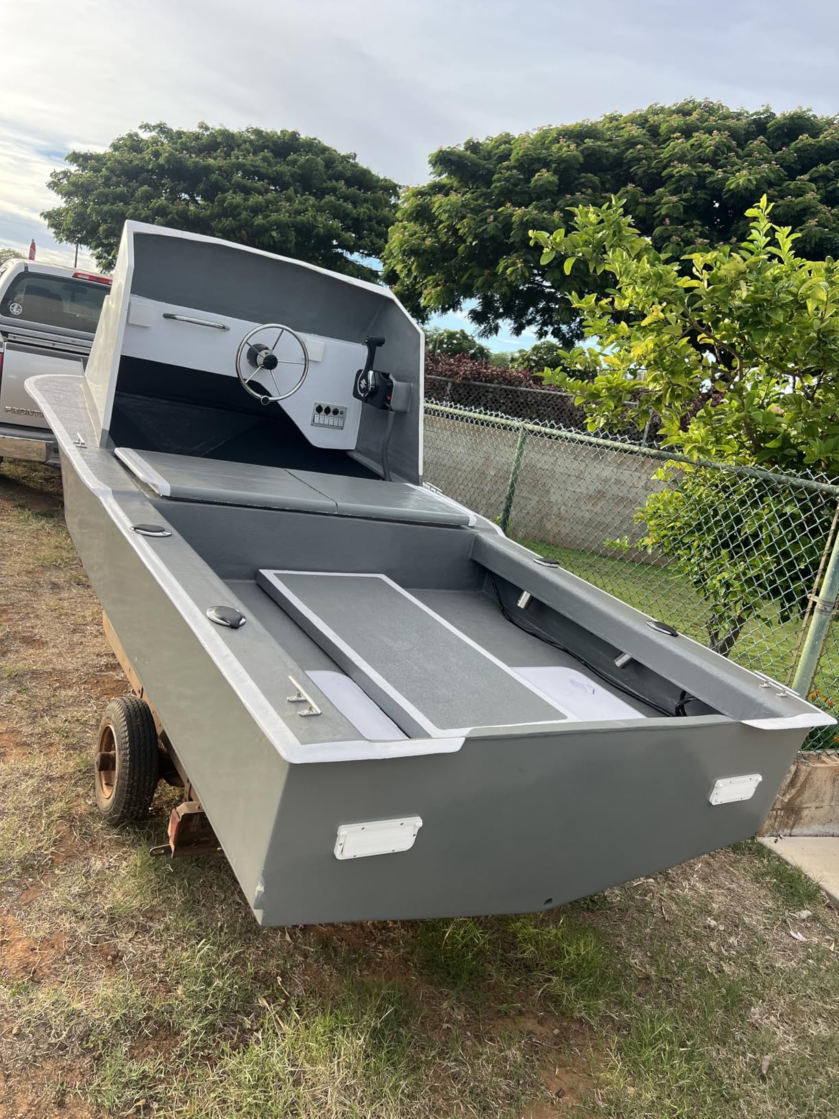 Marine Rocker Switch Panel,Aluminum Switch Panel for Boat Waterproof 8 Gang Toggle Switch Panel with Dual USB and Voltmeter Panel for RVs, Cars, Boats, Trucks,Trailers - 12-24V Grey customer photo 2