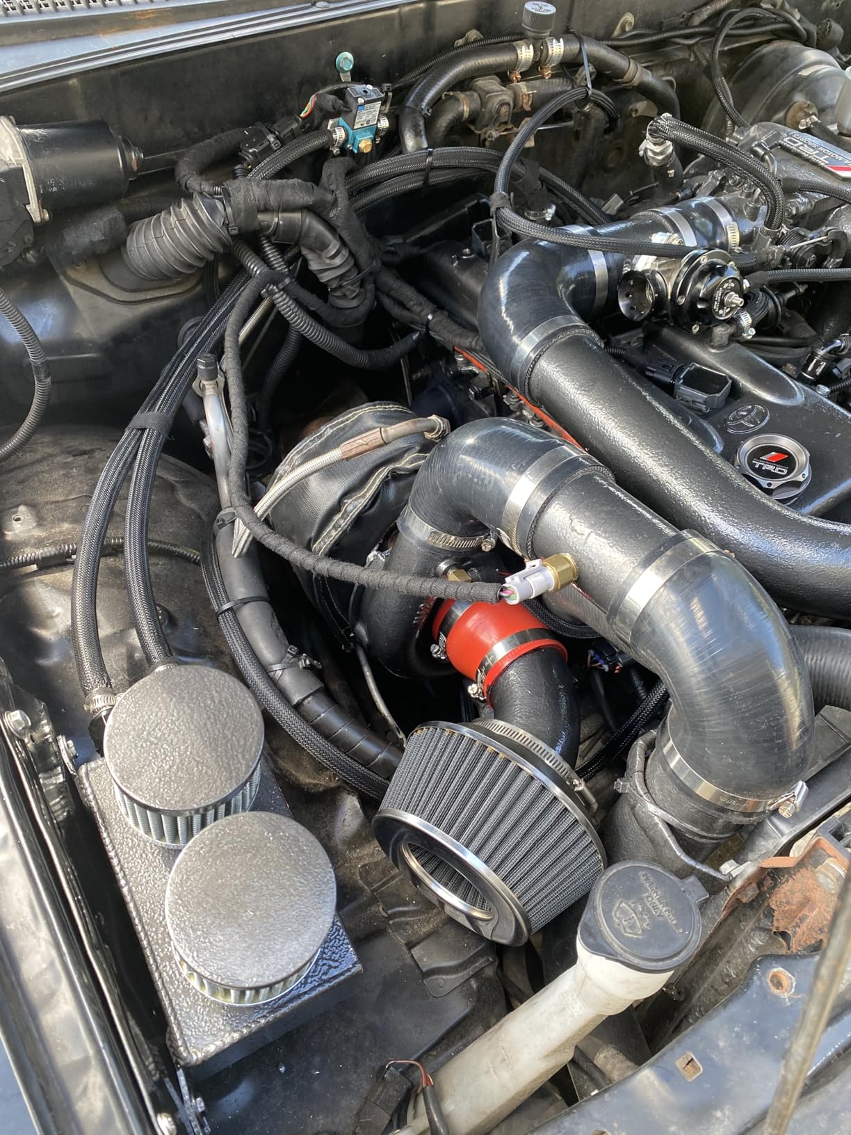 EVIL ENERGY 10AN Oil Catch Can 1.2L - Dual Breather Filter, Universal Baffled Catch Can Kit Aluminum Air Oil Separator with Drain Valve customer photo 1