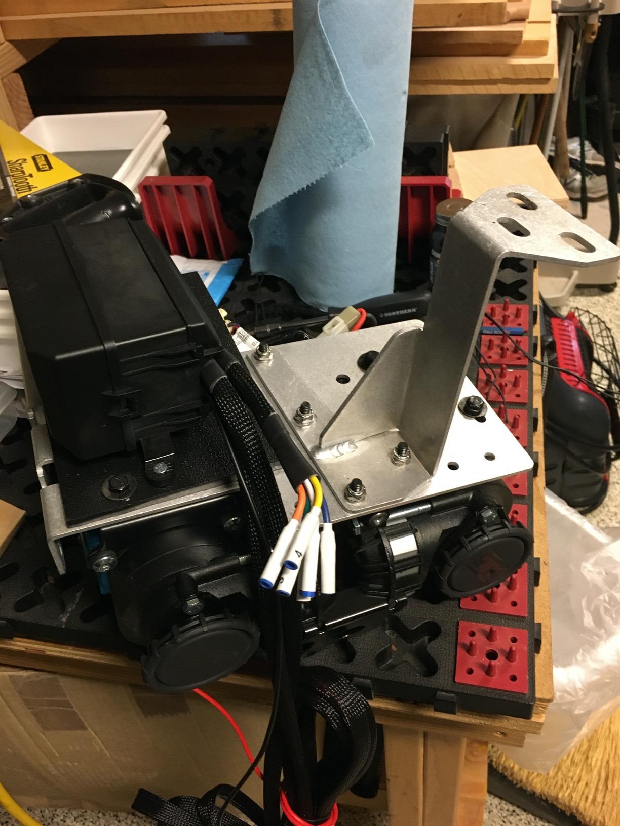 Wireless Switch Panel, Nirider 4 Gang Switch Panel 4 Control Modes 12V 24V Universal Circuit Control System Strobe Switch Relay Box Multifunction Switch Panel for Truck Jeep SXS UTV ATV Car Van Tacoma customer photo 1