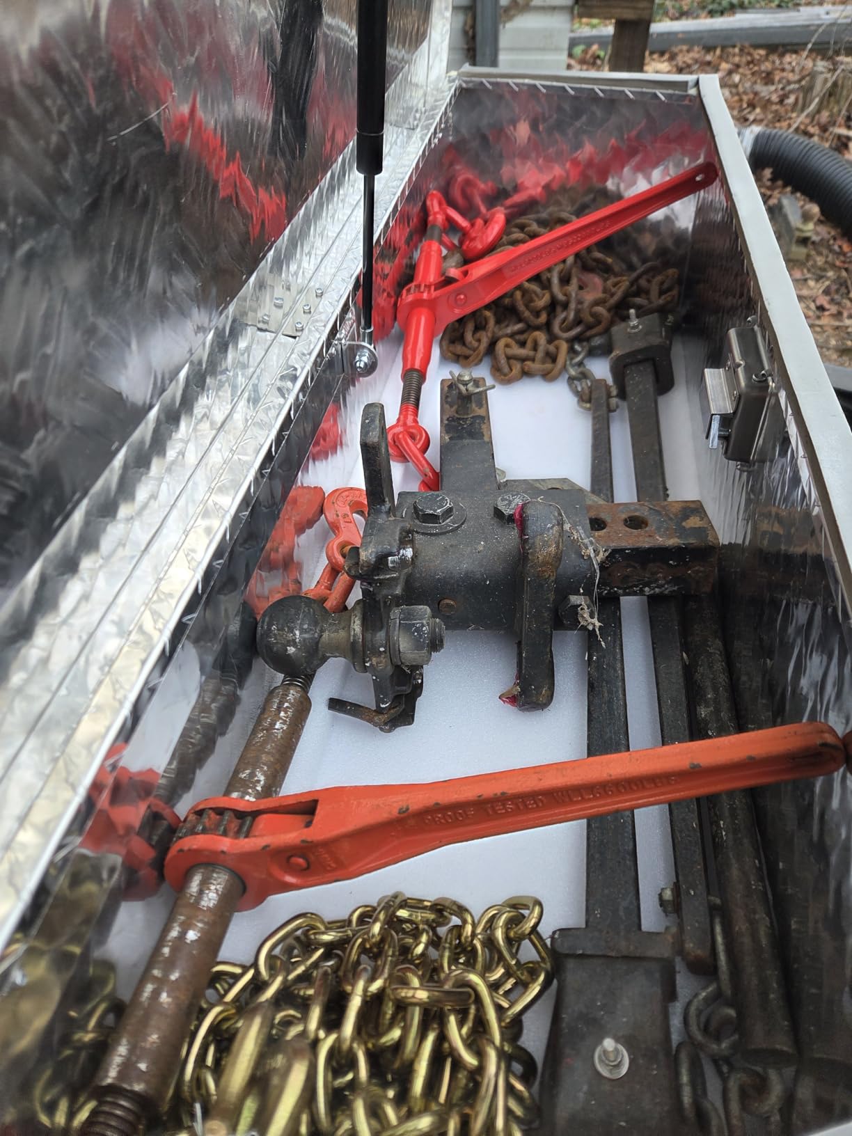 ARKSEN 49 Inch Aluminum Diamond Plate Trailer Tongue Box, Waterproof with Lock and Keys - Black customer photo 1