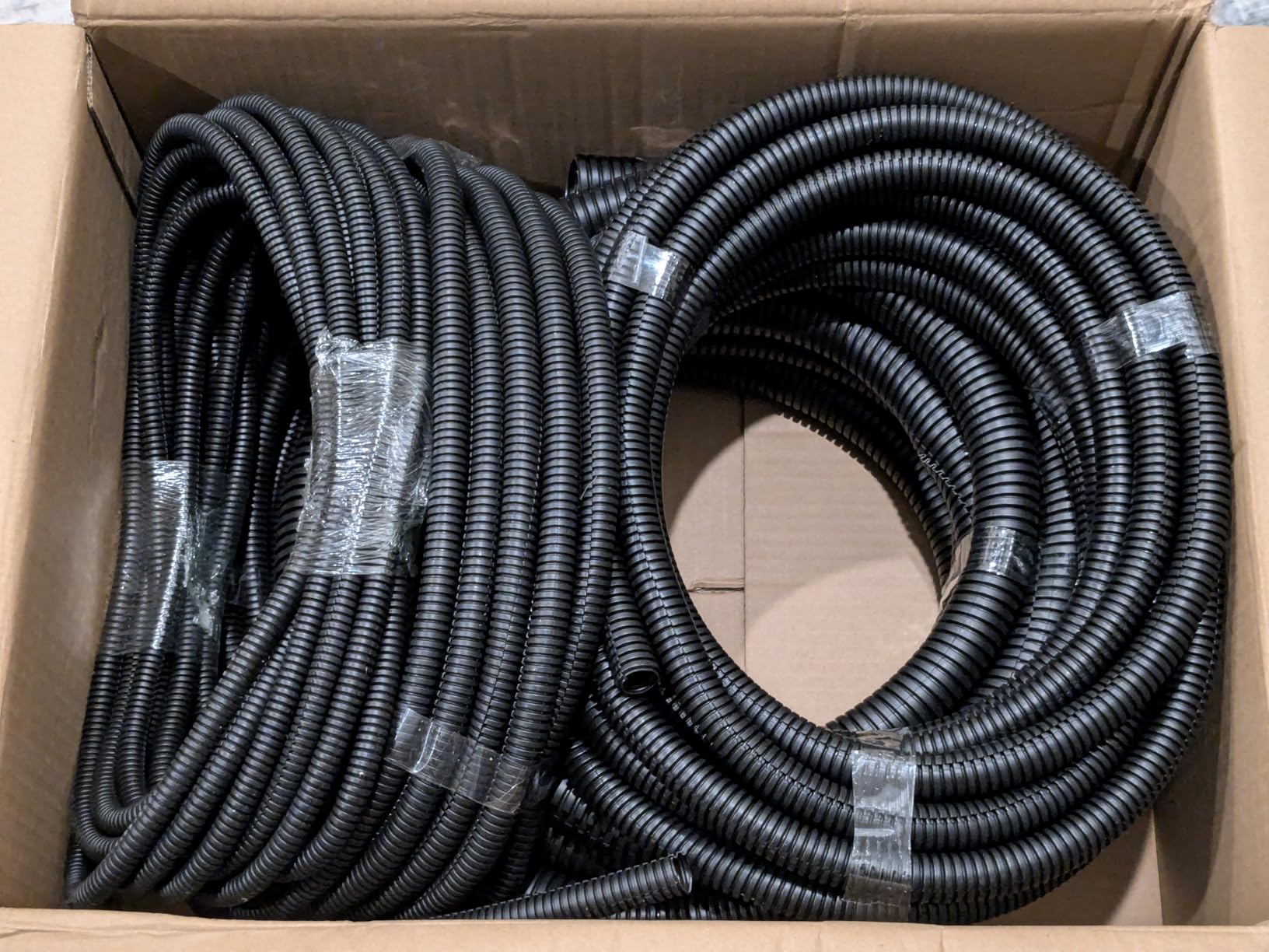 MUZIK Split Wire Loom Tubing, 4 Pack 120 Ft Wire Loom, 1/4