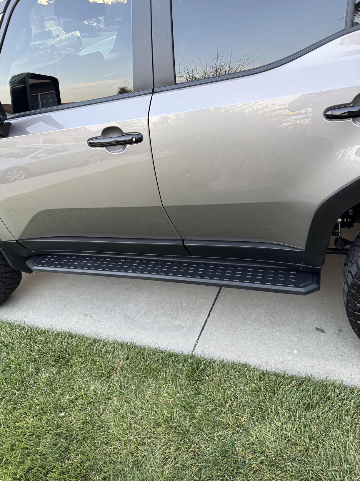 Running Boards Fit for Ford Explorer Base ST XLT Limited Platinum ST-Line Timberline 2020-2025, Aluminium Anti-Slip Side Steps Bars Nerf Bar Pedal Step (Pair) customer photo 1