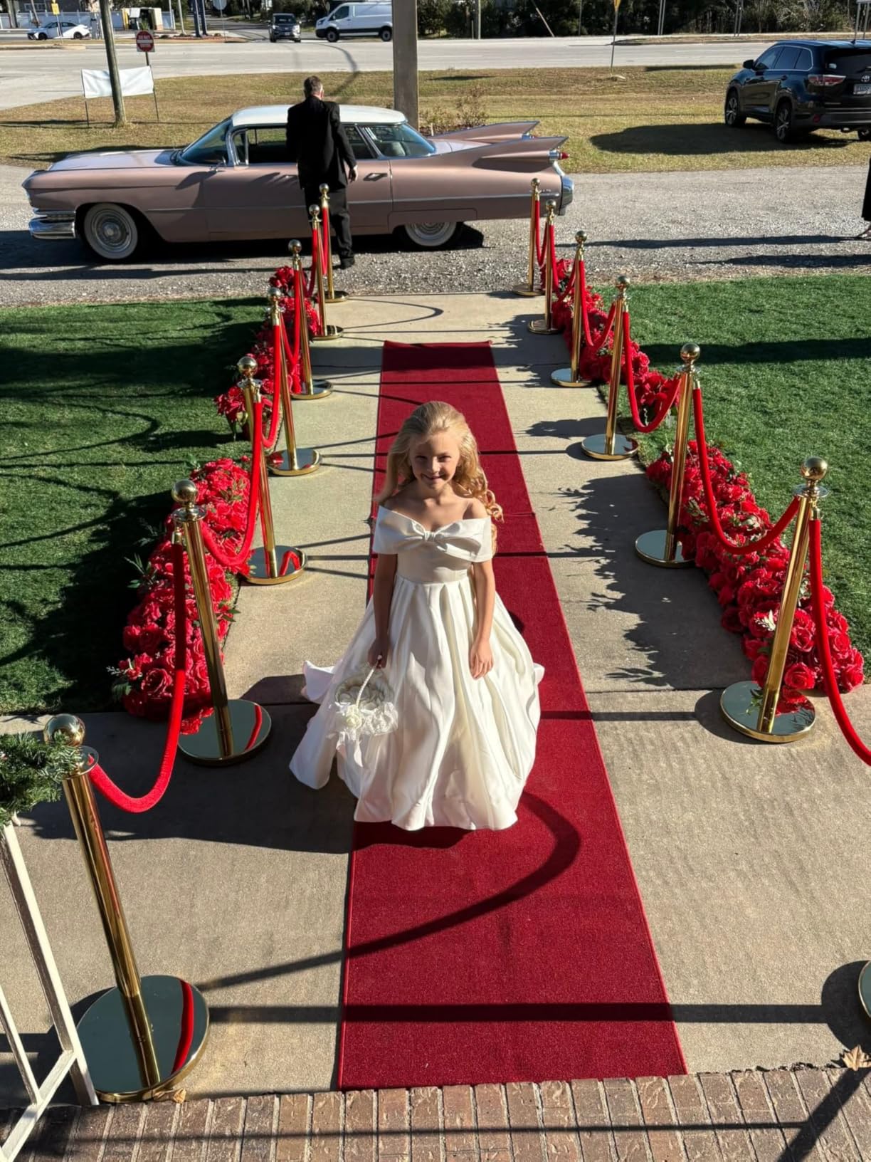 12pcs Sturdy Gold Stanchion Posts and 12pcs High Quality Red Carpet Velvet Ropes, Water/Sand/Concrete Fillable Leakproof Base, Crowd Control Barriers for Birthday, Prom, Business, Wedding customer photo 1