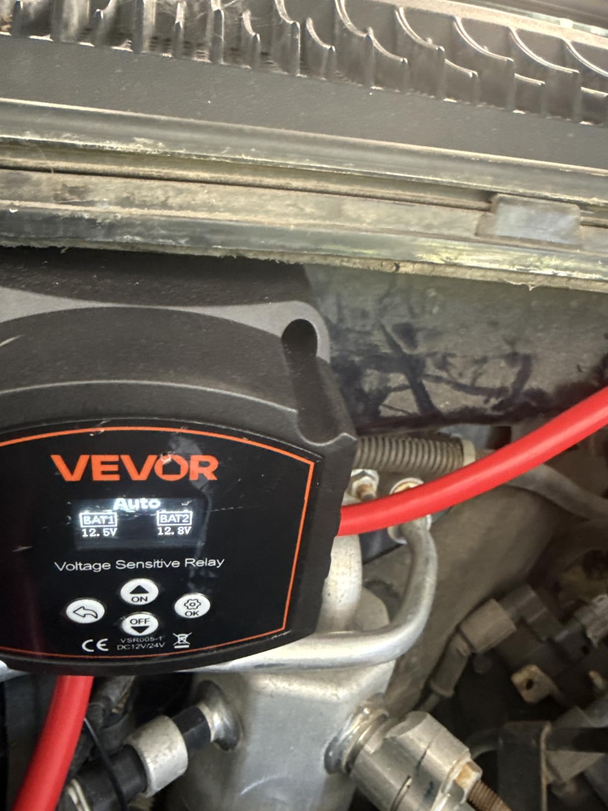 VEVOR Dual Battery Isolator Kit, 12V 300 Amp 20 ft 2AWG, Manual and Automatic VSR Voltage Sensitive Relay with Voltmeter, LCD Screen, Smart Battery Isolator, Compatible with Lithium Batteries customer photo 2