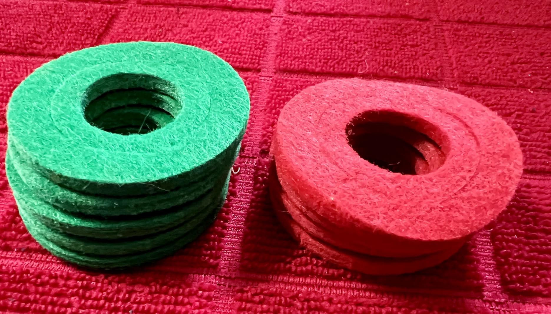 Battery Terminal Cleaner Tool Kit, 2-Pack Battery Post Wire Brush with Metal Case and 10 Anti-Corrosion Fiber Washers (5 Red & 5 Green) for Car, Truck, RV and Marine Batteries customer photo 1