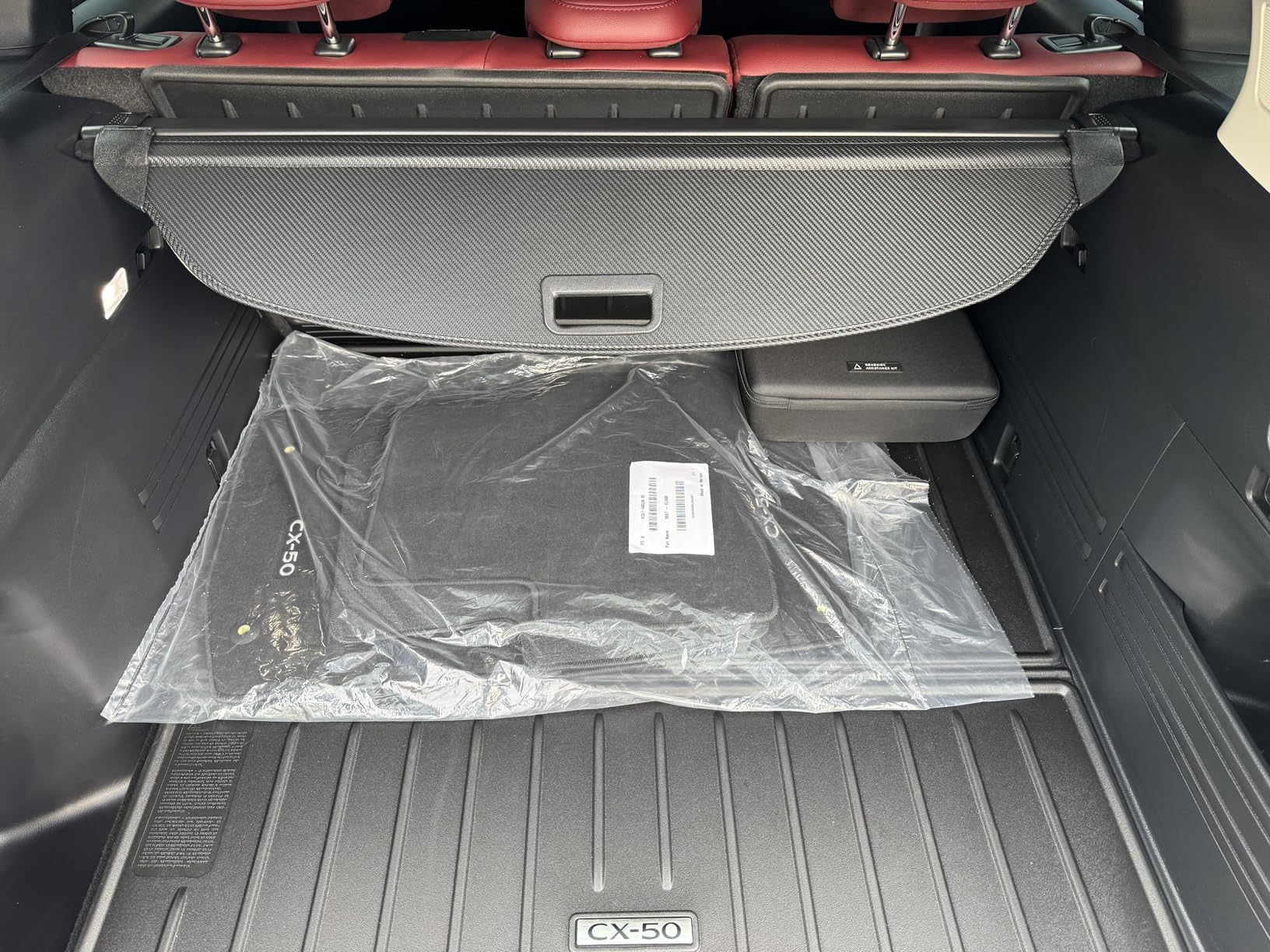 Cargo Cover for 2026 Hyundai Palisade, Retractable Rear Trunk Cover Compatible with Hyundai Palisade 2026 Security Shielding Shade No Gap Car Accessory Carbon Fiber, Black customer photo 2
