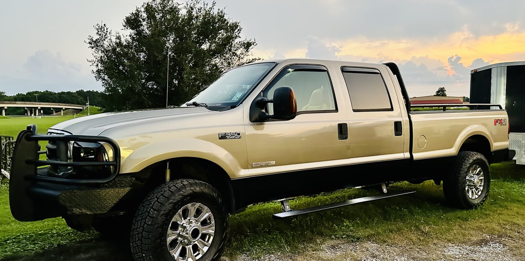 RealTruck AMP Research PowerStep Retractable Electric Truck Steps with LED Step Lights | Fits Ford F-250/F-350/F-450/Excursion | 75104-01A customer photo 1