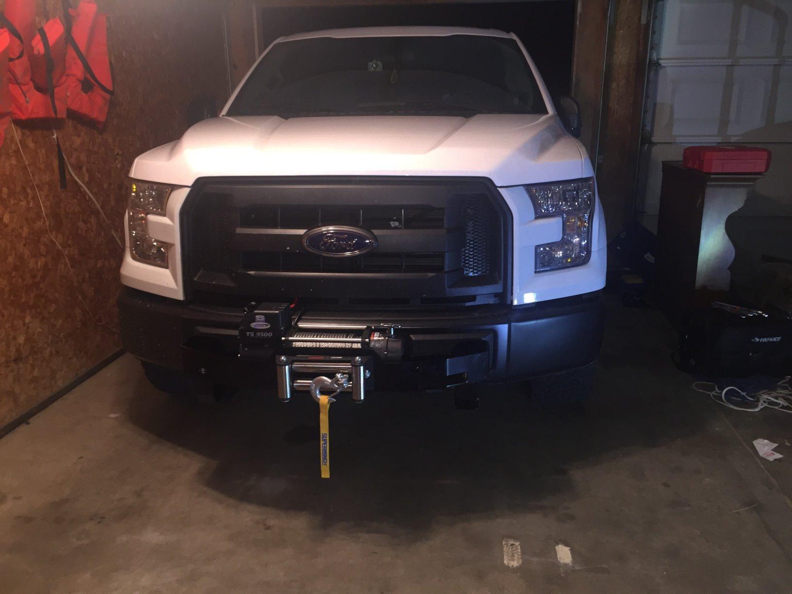 Superwinch 1595200 Tiger Shark 9.5, 12 VDC winch, 9,500 lb/4,309 kg capacity with roller fairlead customer photo 1