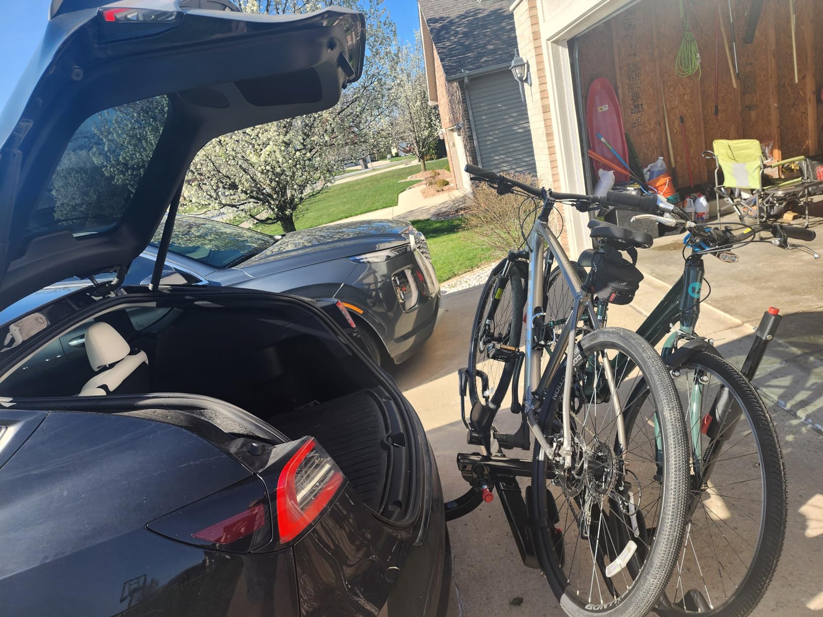 Yakima HoldUp Hitch Mount Tray Bike Rack customer photo 2