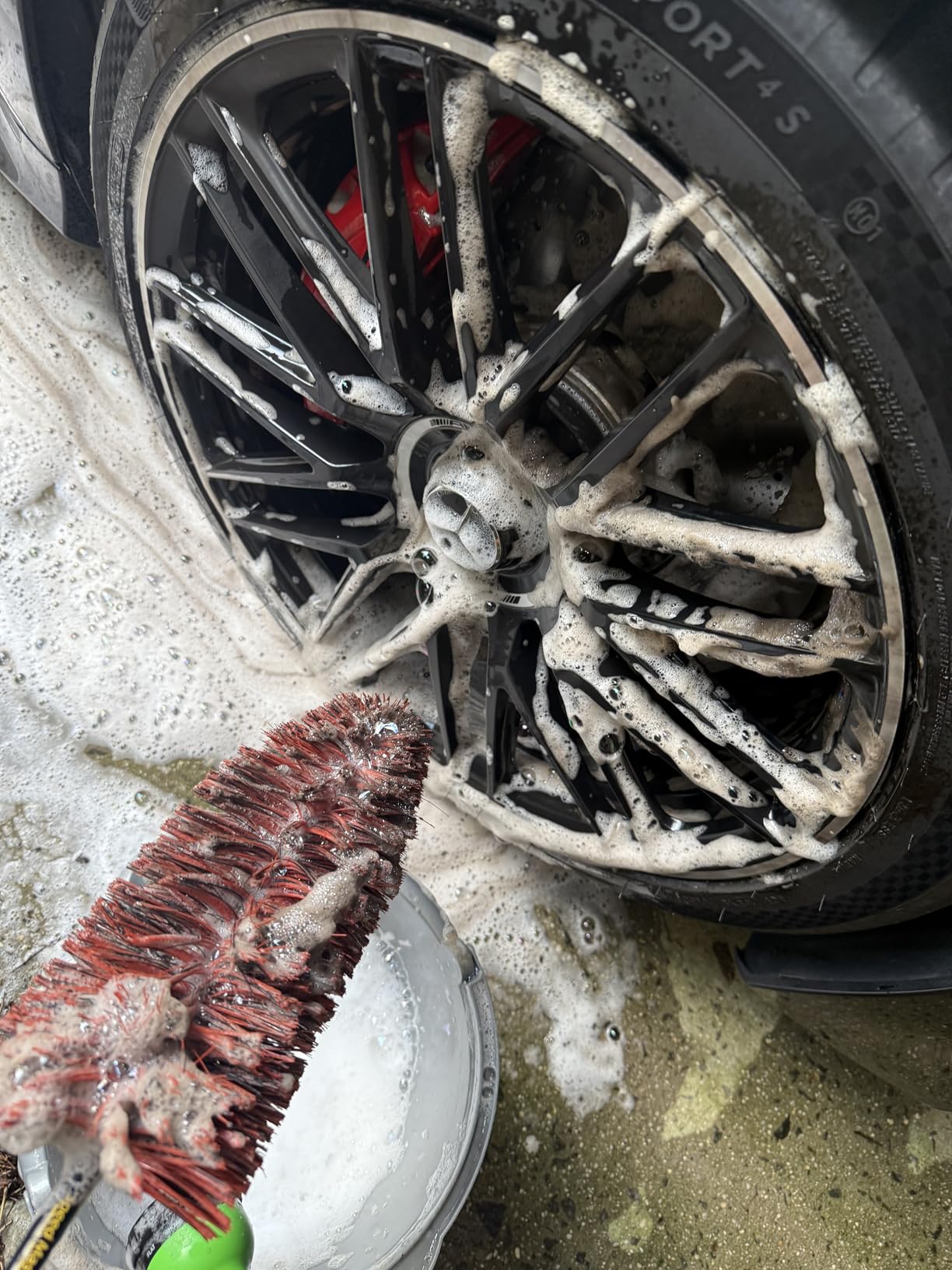 Speed Master Wheel Brush | Memory Foam Bristles | Safe on All Wheel Types | Clean Your Wheels with Ease customer photo 2