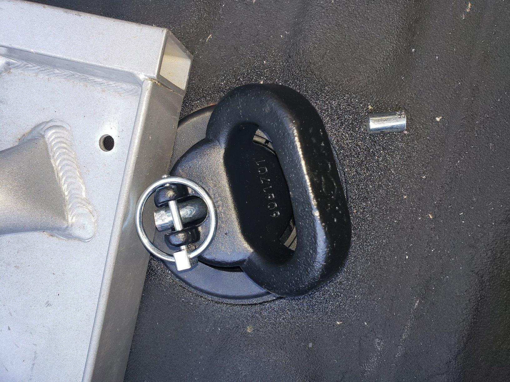 CURT 60618 OEM Puck System Gooseneck Hitch Kit, 30K, 2-5/16-Inch Ball, Select Ram 2500, 3500 customer photo 2