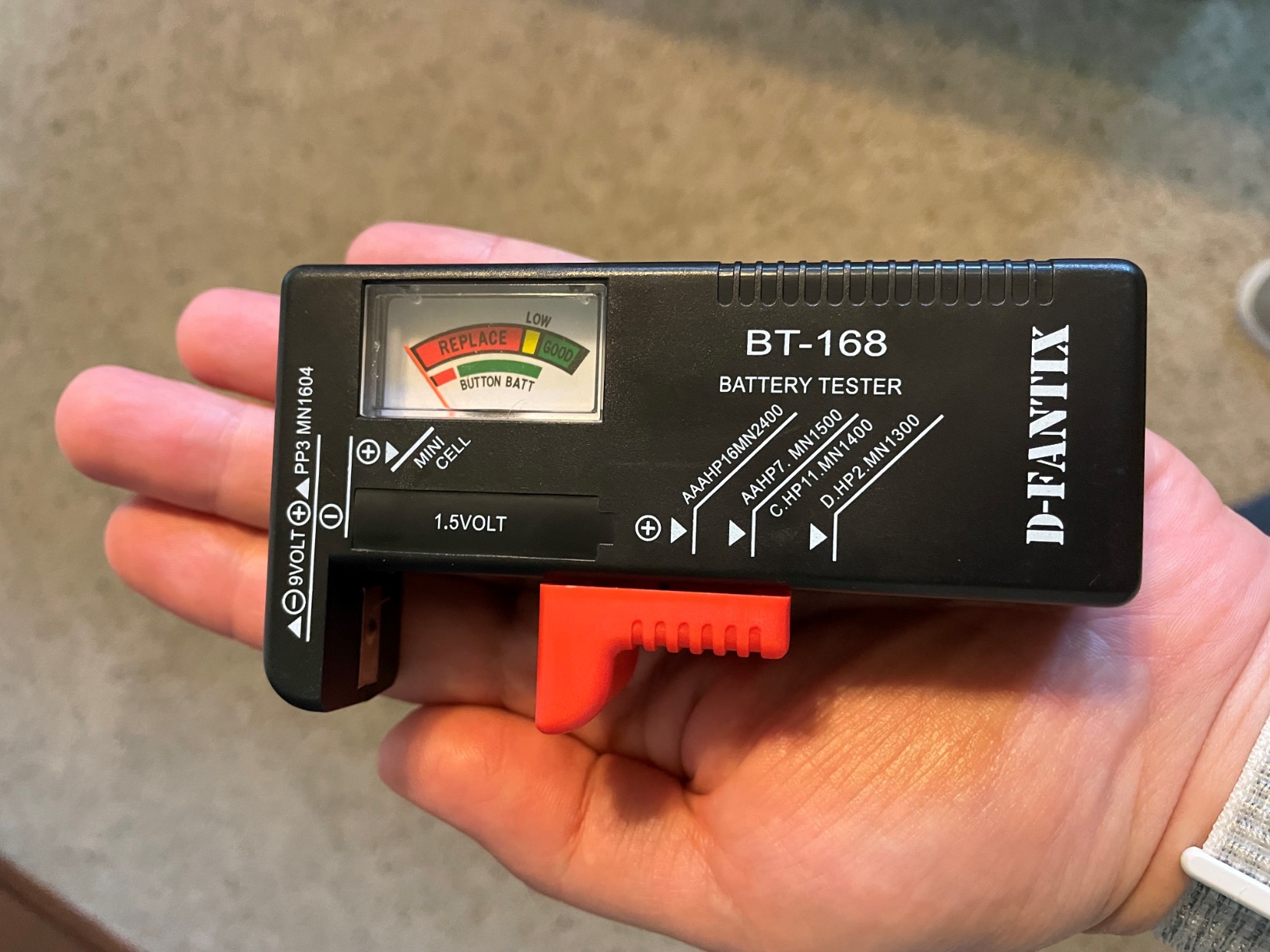 D-FantiX Battery Tester, Universal Battery Checker Small Battery Testers for AAA AA C D 9V 1.5V Button Cell Household Batteries Model BT-168 customer photo 2