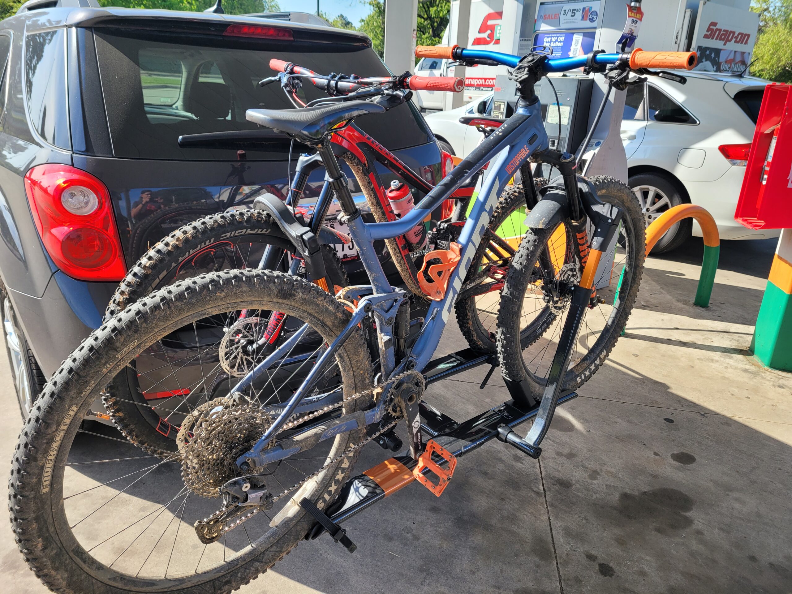Sherpa 2.0 Durable Lightweight Aluminum Compact 2 Bike Transporting Hitch Rack with Cable Lock & Foldable Tire Cradles | Capacity - 40 Lbs per Tray customer photo 1