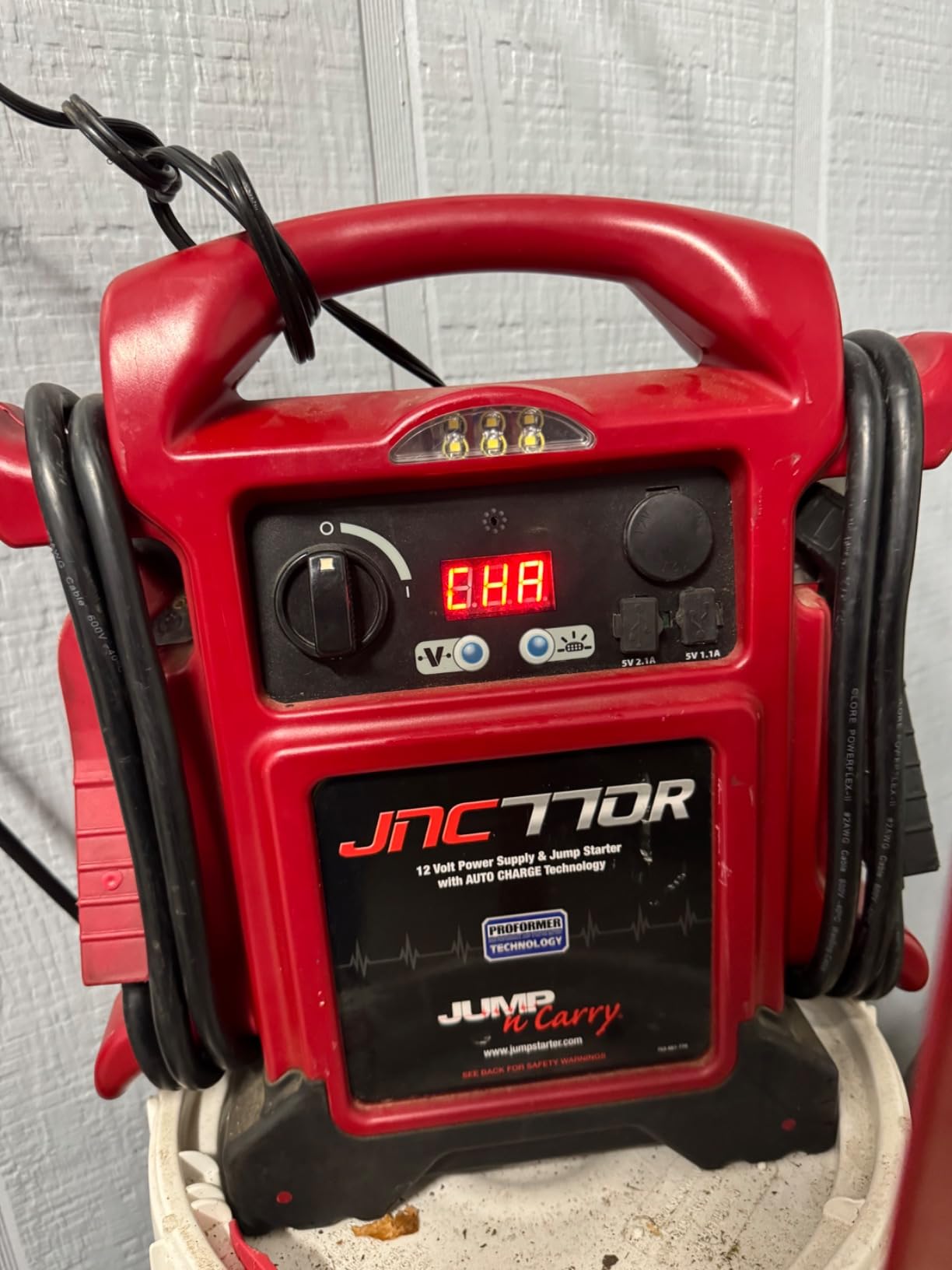 Clore Automotive Jump-N-Carry JNC770R 1700 Peak Amp Premium 12 Volt Jump Starter - Red customer photo 1