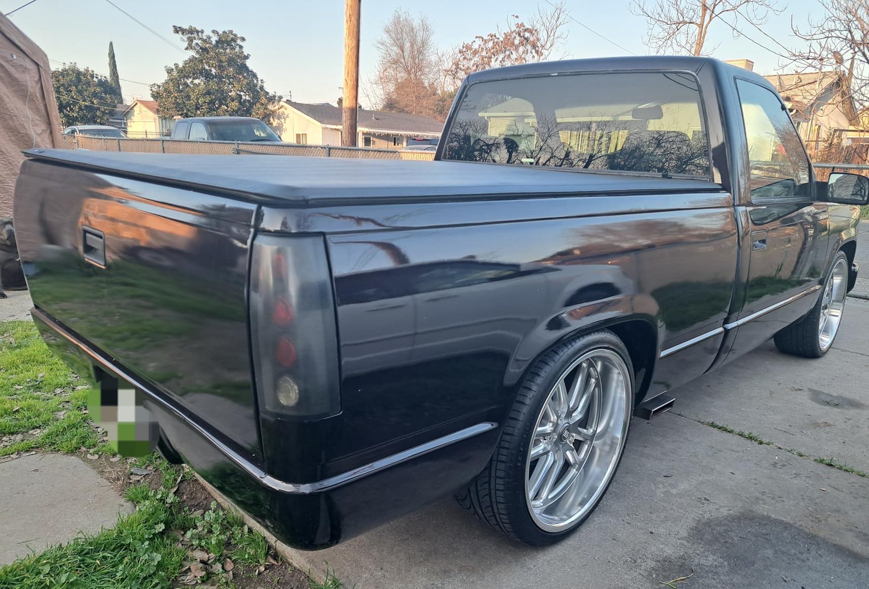Tyger Auto T1 Soft Roll-up Truck Bed Tonneau Cover Compatible with 2014-2018 Chevy Silverado GMC Sierra 1500; 2019 LD/Limited | 5'9