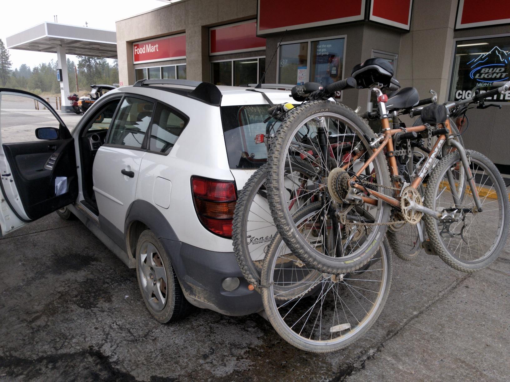 Yakima HangOut Car Trunk Bike Rack, 3 Bike Capacity customer photo 2