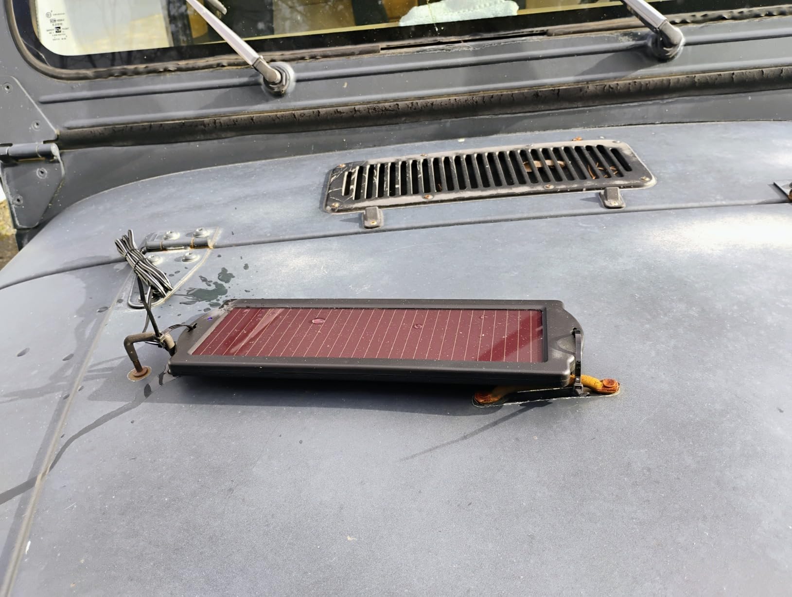Sunway Solar Car Battery Trickle Charger & Maintainer 12V Solar Panel Power Battery Charger With Cigarette Lighter Plug Battery Clamp For Car Automotive Motorcycle Boat Marine Snowmobile Watercraft RV customer photo 1