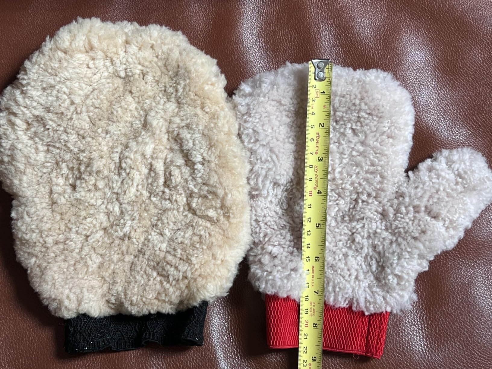 Gracefur Ultra-Soft Car Wash Mitt Lambswool Wash Mitt with Thumb, Scratch-Free Sheepskin Wash Mitt Extra Large Cleaning Gloves for Cars, Trucks, SUVs, Motorcycles Detailing customer photo 1