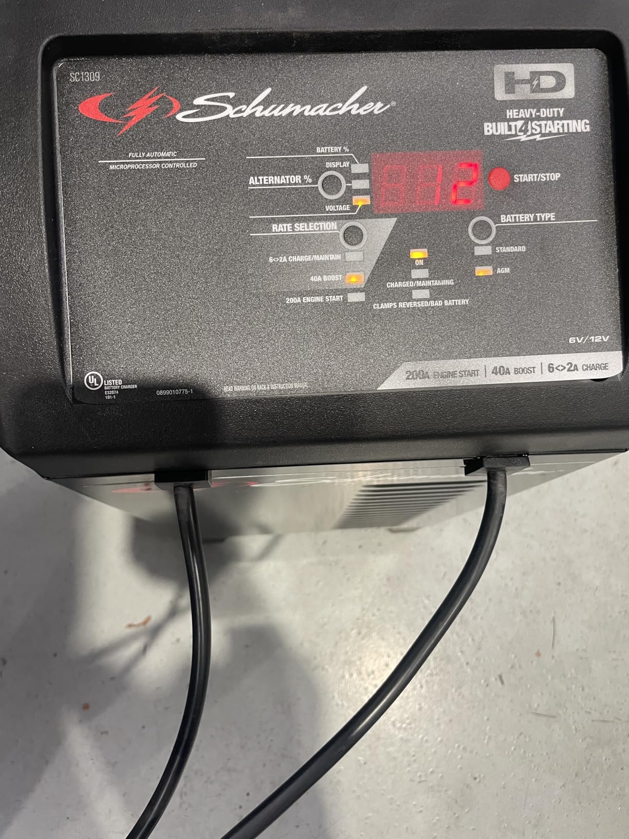Schumacher Electric Wheeled Automatic 6A Car Battery Charger and 200A Engine Starter, 6-in-1 Solution, Maintainer, 40A Boost, for 6V/12V Power Sport, Automotive, and Marine Batteries, SC1353 customer photo 2