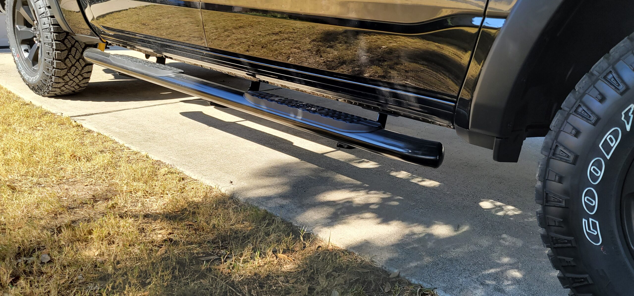 Westin 21-24085 PRO TRAXX 4 Oval Nerf Bars fits 2019-2026 Ram 1500 Crew Cab (Exc 1500 Classic) Black Pair customer photo 2