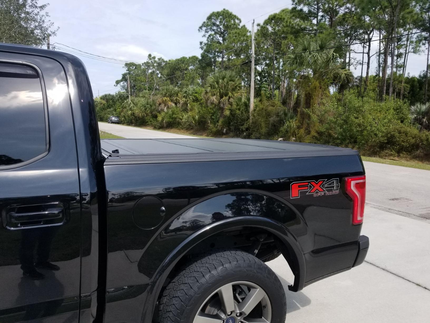 UnderCover ArmorFlex Hard Folding Truck Bed Tonneau Cover | AX22019 | Fits 2015 - 2020 Ford F-150 5' 7
