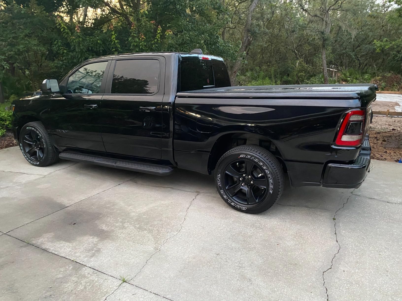 UnderCover Elite LX One-Piece Truck Bed Tonneau Cover | UC3098L-KXJ | Fits 2019 - 2024 Dodge Ram 1500 (KXJ - Diamond Black) Does Not Fit w/ Multi-Function (Split) Tailgate 5' 7