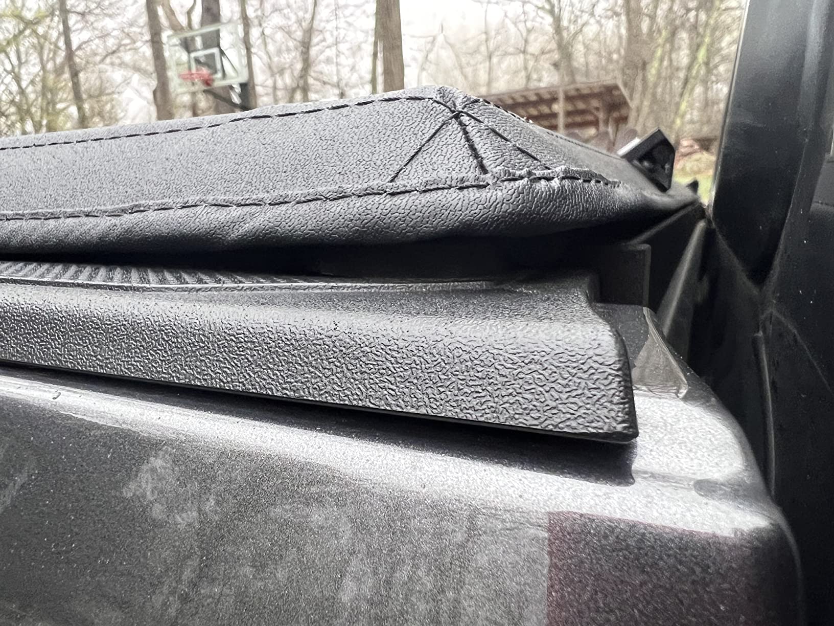 Tyger Auto T3 Soft Tri-fold Truck Bed Tonneau Cover Compatible with 2016-2023 Toyota Tacoma | 5' (60