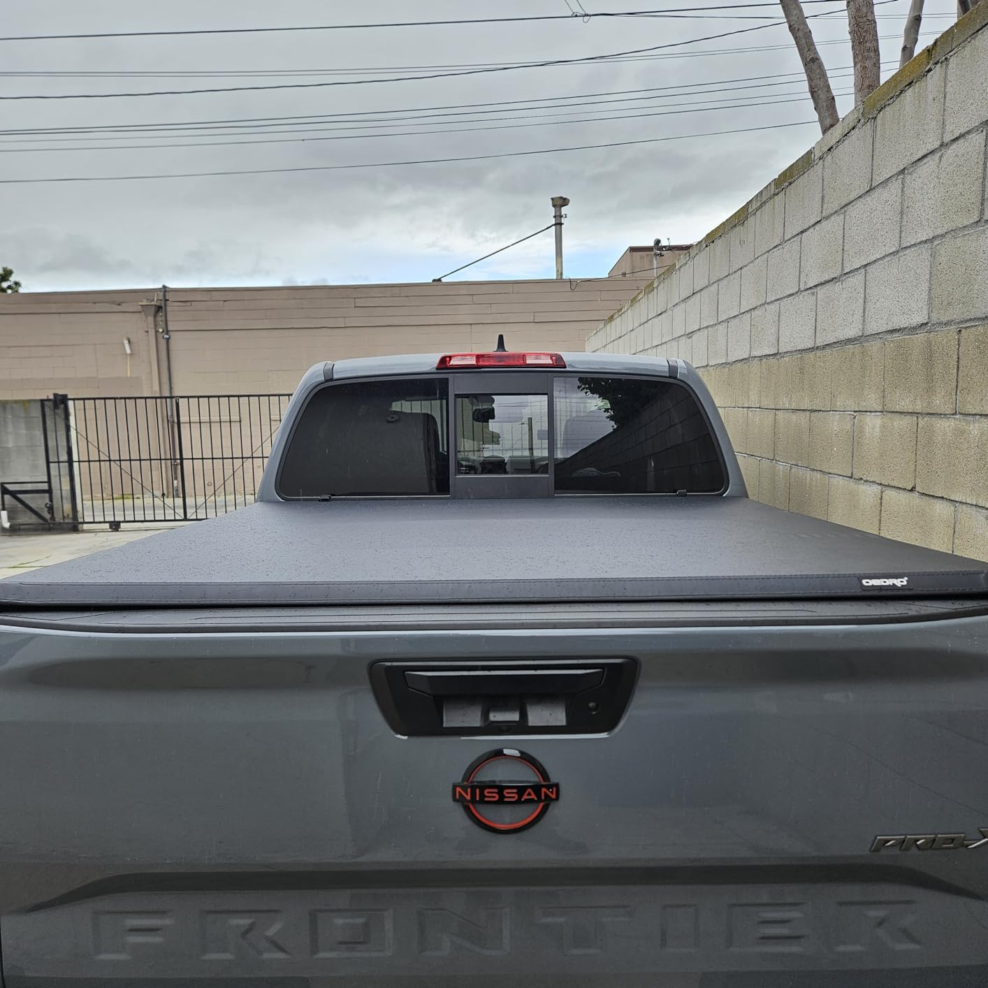 oEdRo Soft Tri-Fold Truck Bed Tonneau Cover Compatible with 2005-2026 Nissan Frontier(NOT for Mexico) 5 Feet Bed customer photo 2