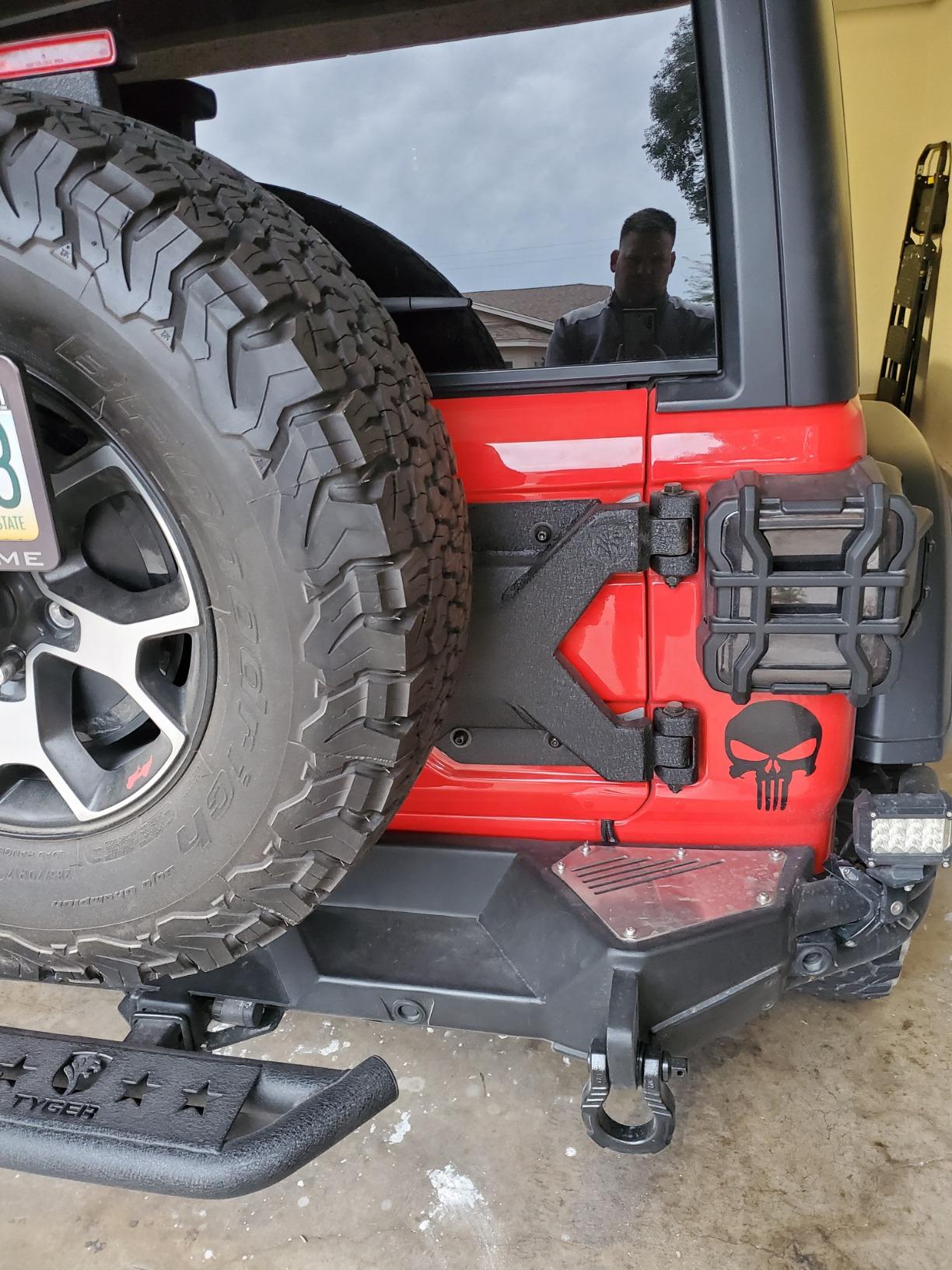Tyger Auto TG-TR8J88818 Tire Carrier Kit Compatible with 2018-2026 Jeep Wrangler JL (Not for JK) Textured Black for up to 37inch Spare Tire customer photo 2
