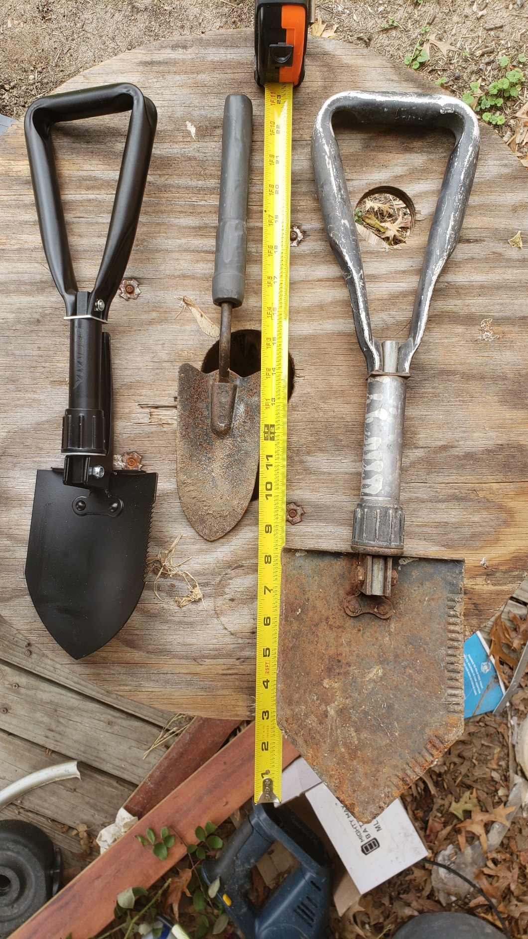 VIVOSUN Folding Survival Shovel, 22'' Camping Shovel, Military Portable Small Shovel with High Carbon Steel, Tactical Entrenching Tool for Hiking, Digging, Backpacking, Gardening, Off Road, Beach customer photo 1