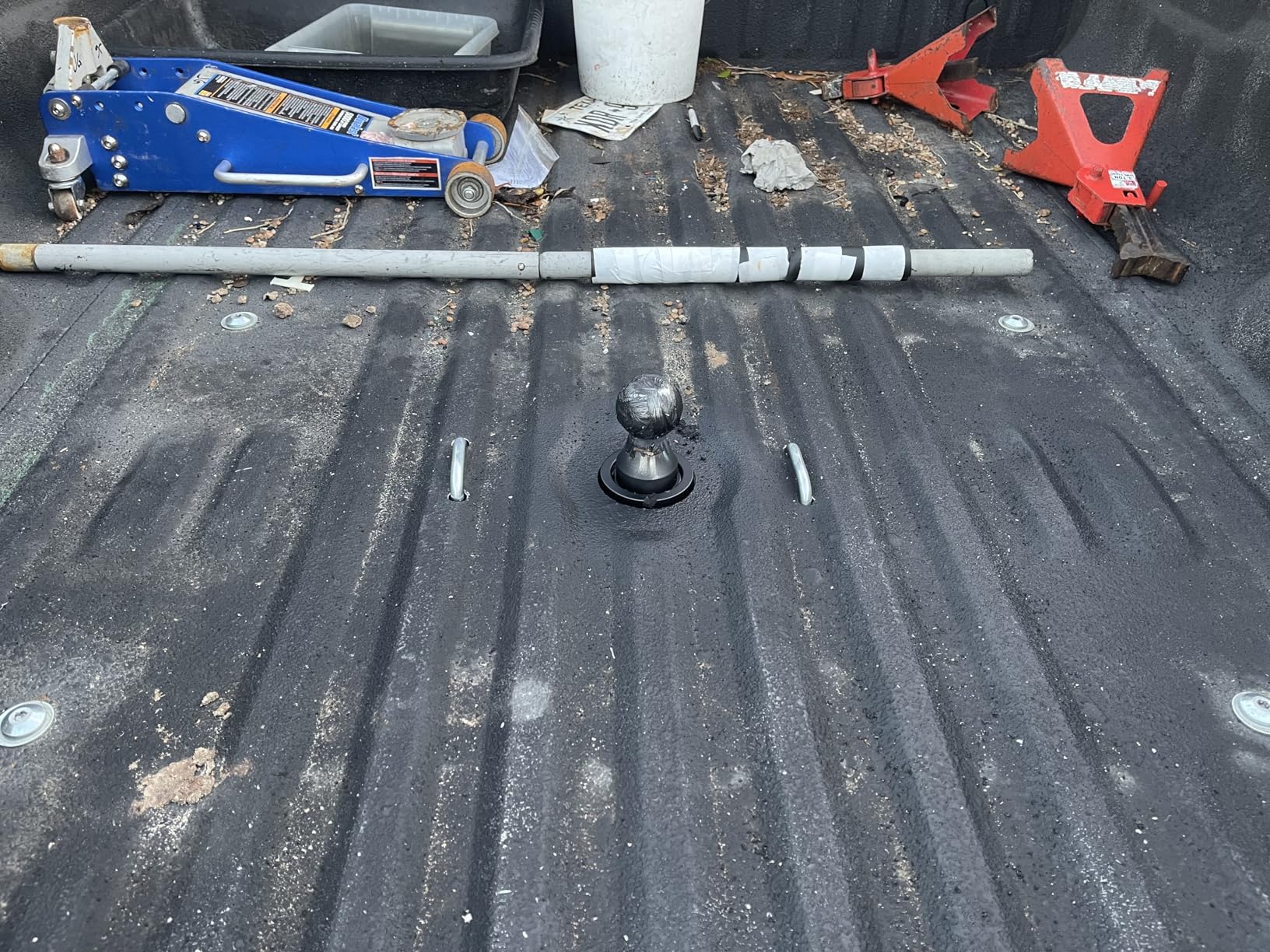 ECOTRIC Gooseneck Trailer Hitch Compatible with 1999-2016 Ford F250 F350 Super Duty Complete Underbed Gooseneck Rail Trailer Hitch System Kit, 2-5/16-In. Flip-Over Ball, 30,000 lbs customer photo 1