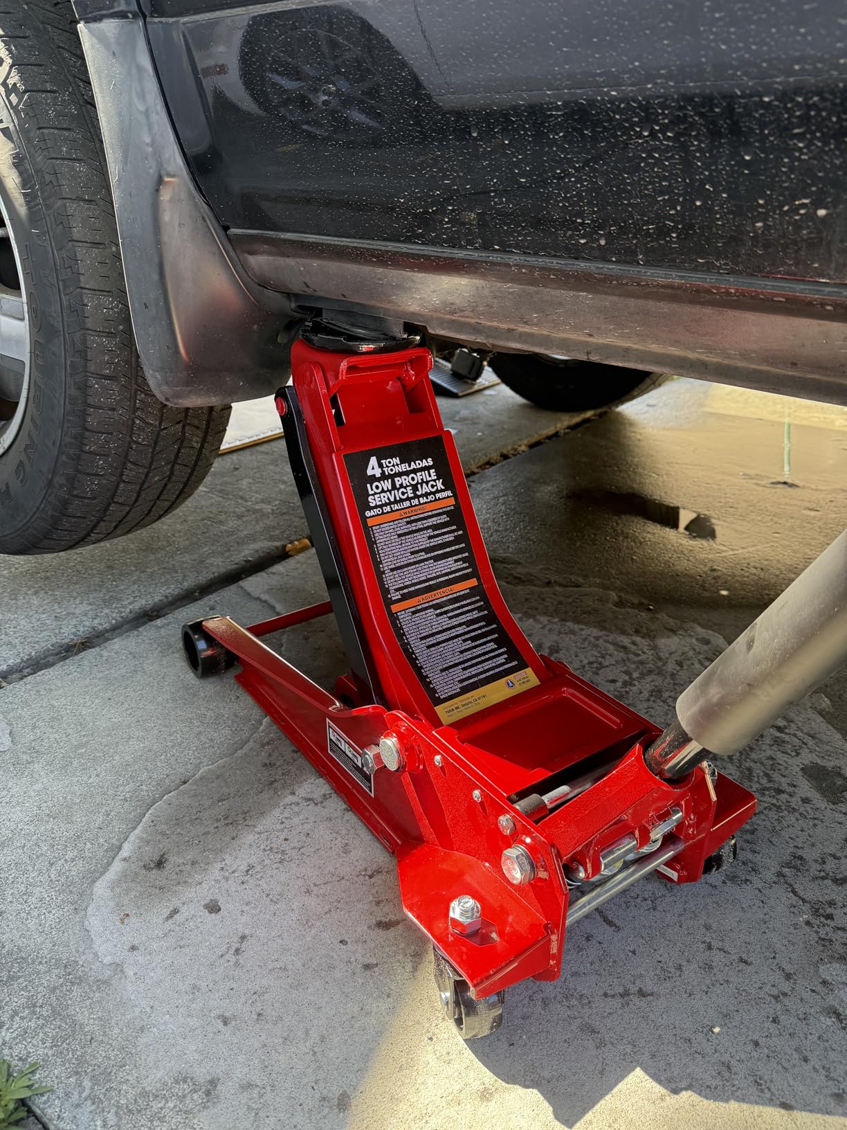 Powerbuilt 3 Ton, Bottle Jack and Jack Stands in One, 6000 Pound Capacity, All-in-One Car Lift, Heavy Duty Vehicle Unijack, Wide Base, 620471 customer photo 1