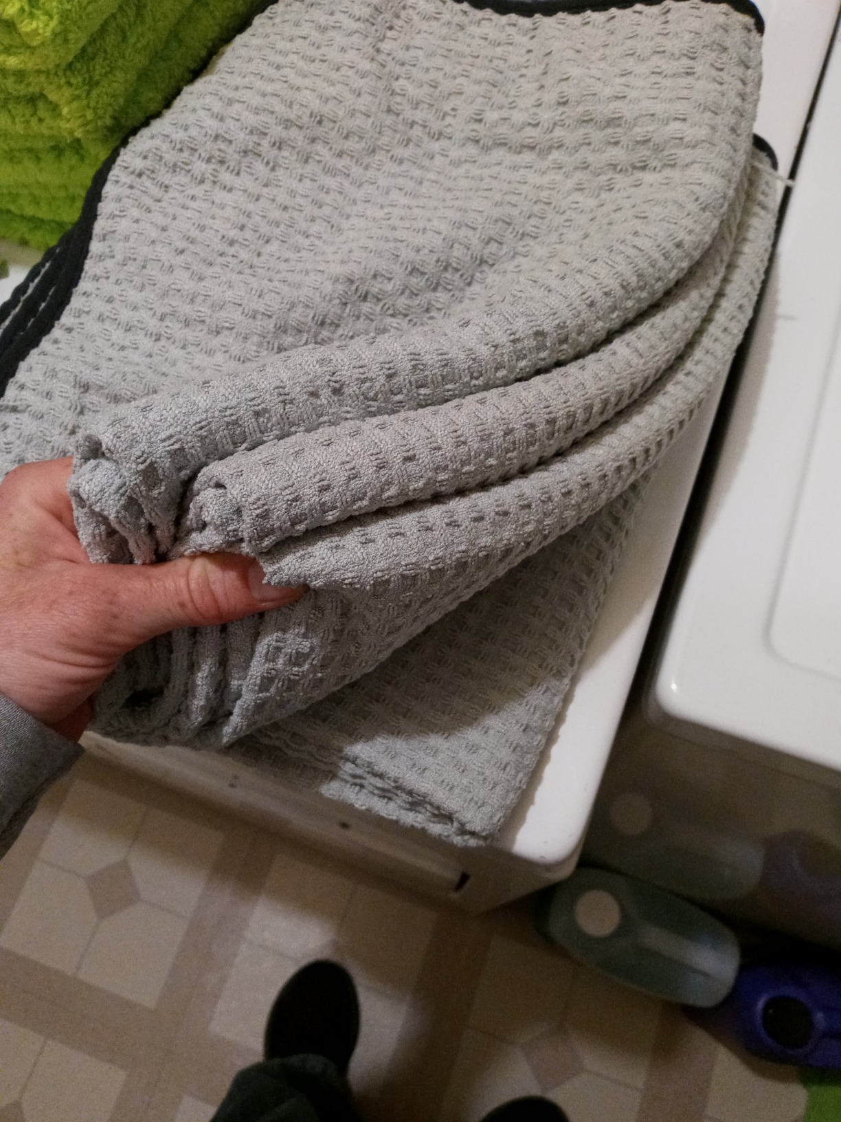 The Rag Company - The Big One - Waffle-Weave Microfiber Drying Towel; Super Absorbent for Car Washes, Detailing, and More; Buttersoft Suede Edges; Scratch-Free, 450GSM, 25in x 40in, Grey customer photo 2